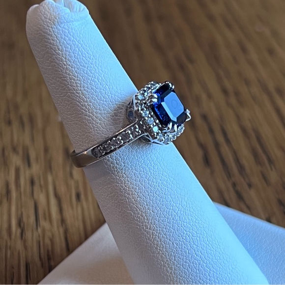 ⭐️ Blue CZ Sterling Silver Ring Size 5.25 - Picture 10 of 13